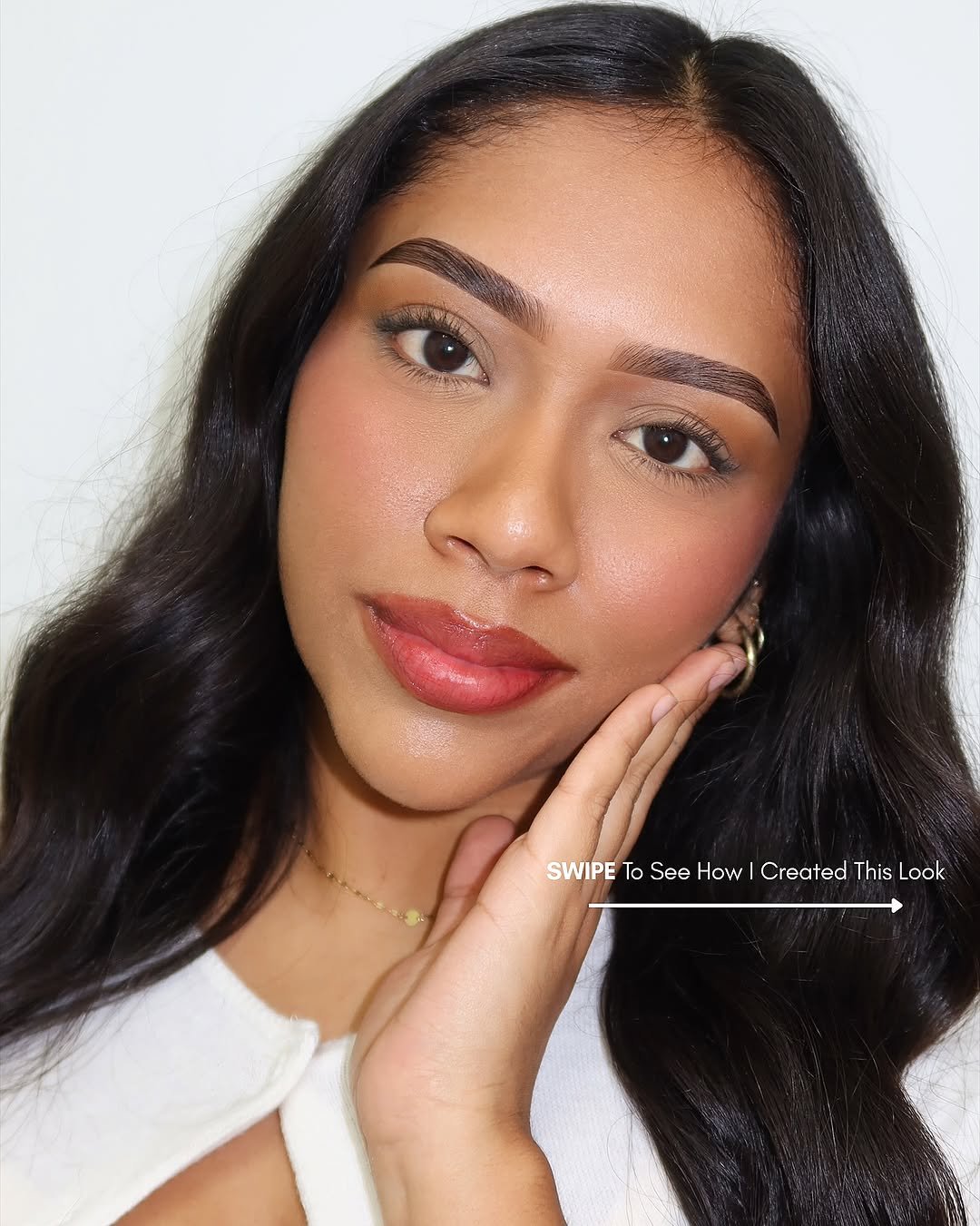 Photo shared by 𝐋.𝐀.’𝐬 # 𝟏 𝐁𝐫𝐨𝐰 𝐄𝐝𝐮𝐜𝐚𝐭𝐨𝐫 | 𝟐𝐊+ 𝐆𝐥𝐨𝐛𝐚𝐥 𝐒𝐭𝐮𝐝𝐞𝐧𝐭𝐬 on October 23, 2025 tagging @poshbrowsla, and @poshbrowspro. May be a closeup of one or more people, makeup, eyeliner, lipstick, people smiling and text.