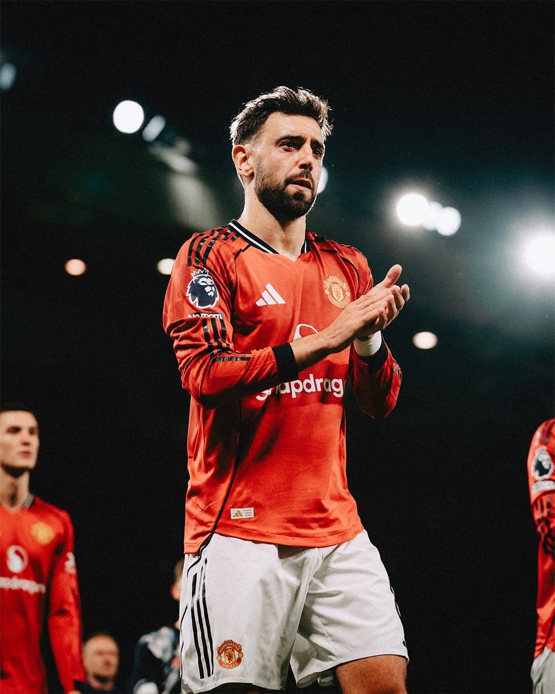 Photo by Bruno Fernandes on April 14, 2026. May be an image of football, soccer, stadium and text that says 'klmom updrig g updro 소'.