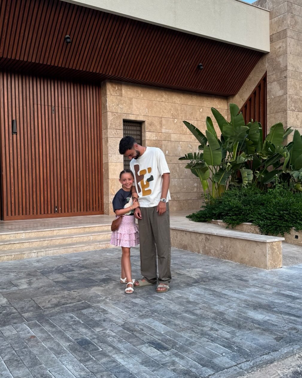 Photo shared by Bruno Fernandes on January 30, 2026 tagging @anaapinho_. May be an image of child, outdoors and text.