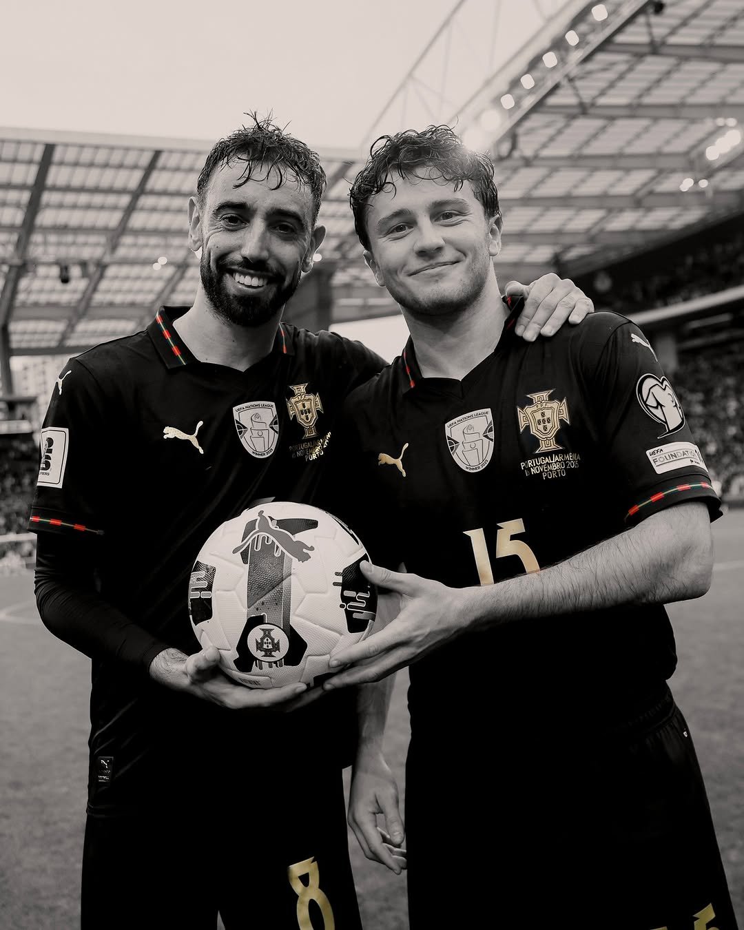 Photo by Portugal in Estádio Do Dragão with @pumafootball, @brunofernandes8, and @joao_neves87. May be an image of football, soccer, ball, stadium and text.
