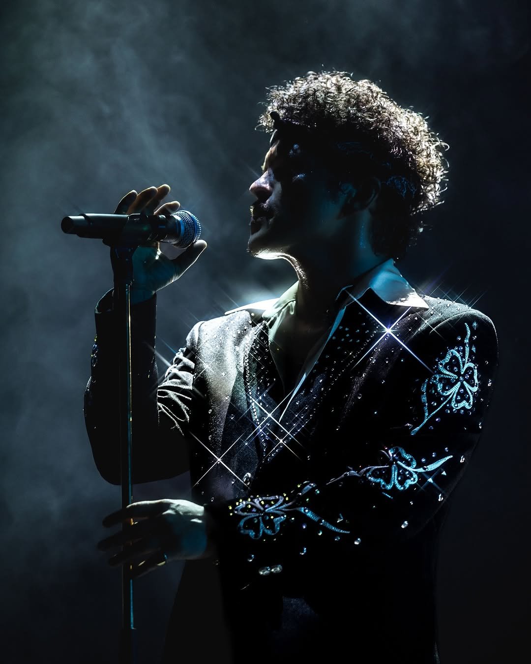 brunomars 게시물 이미지: Lo Arriesgo Todo🌹
