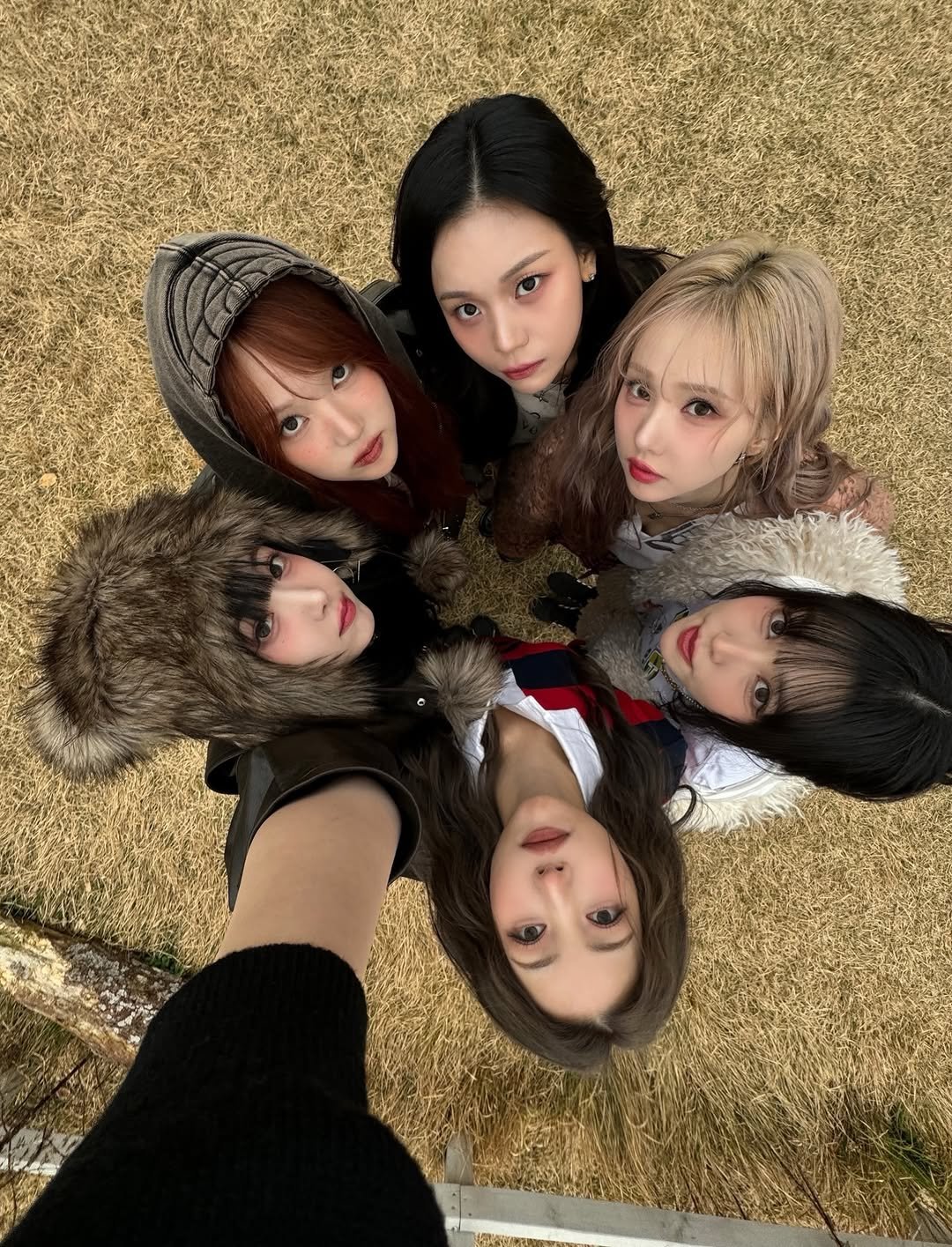 Photo shared by SINB on January 15, 2026 tagging @rlo.ldl, @every__nn, @onedayxne, @ummmmm_j.i, and @yuuzth.