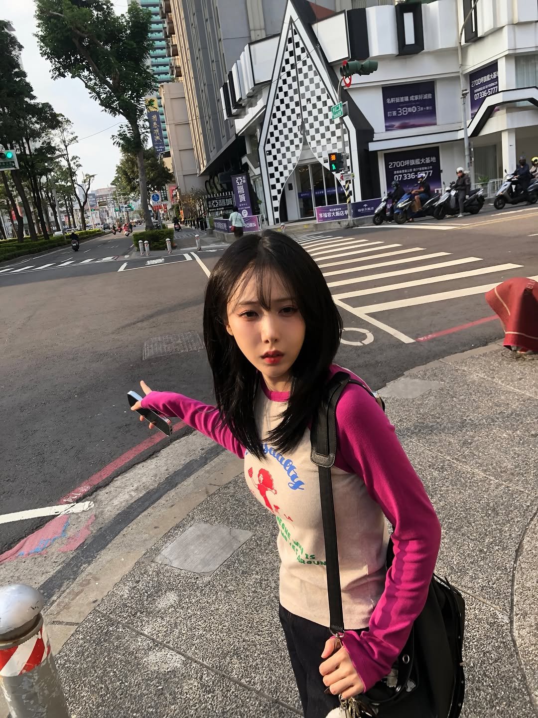 bscenez 게시물 이미지: 앞머리 잘랐오욤