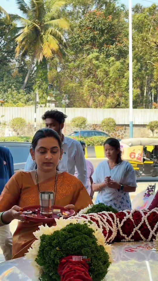 bsecars_01 게시물 이미지: BSECARS INDIAS FIRST MULTIBRAND NEW CAR SHOWROOM