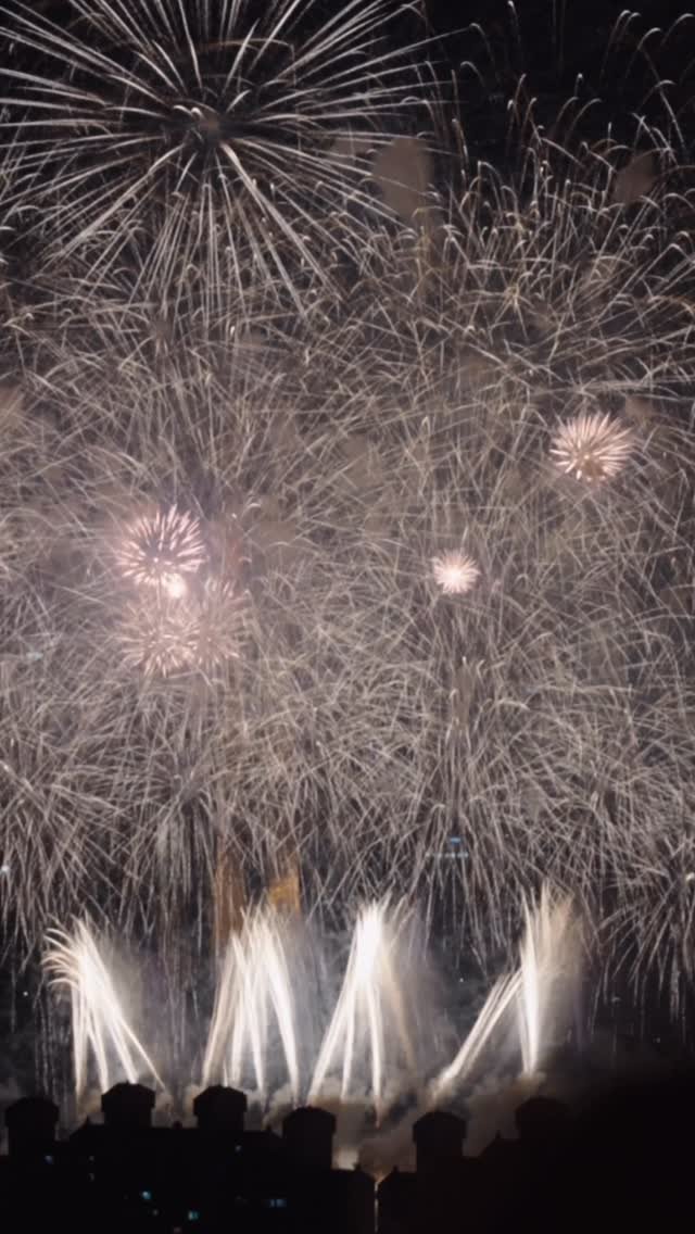 bsjone_ 게시물 이미지: 2025 세계불꽃축제 ✨

가을 밤하늘을 수놓는 아름다운 불꽃들
정말 환상적이었어요...