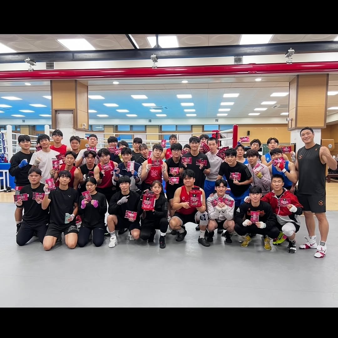 Photo shared by 김형규 on September 23, 2025 tagging @bsnkorea. May be an image of 4 people, people playing basketball, people playing voleyball, sports equipment and text.