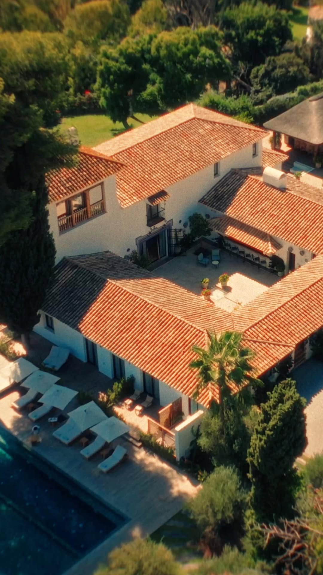 bugatti 게시물 이미지: An exclusive experience in Spain. A moment...