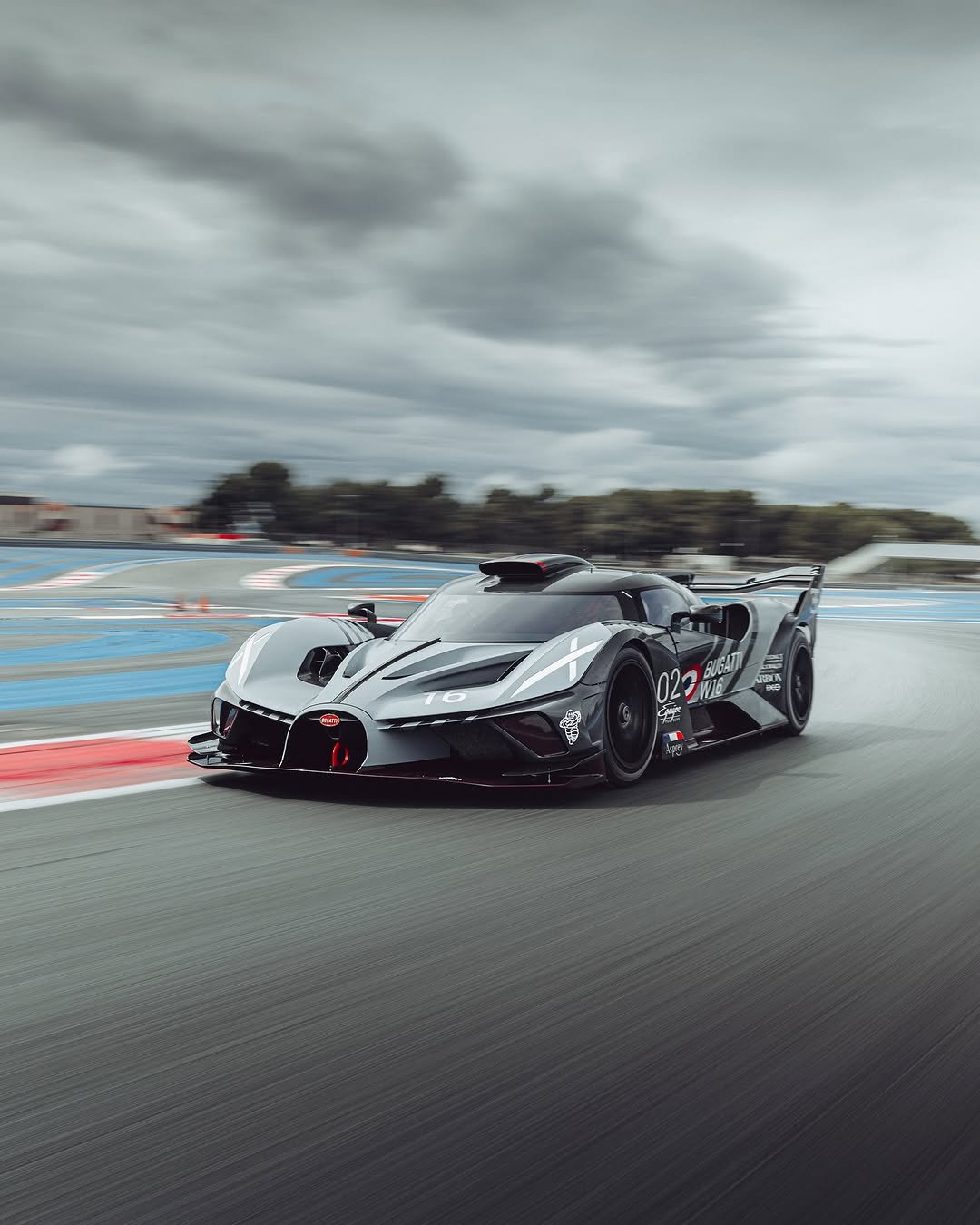 Photo by BUGATTI on November 04, 2025. May be an image of racing vehicles, wheel, race car and text.