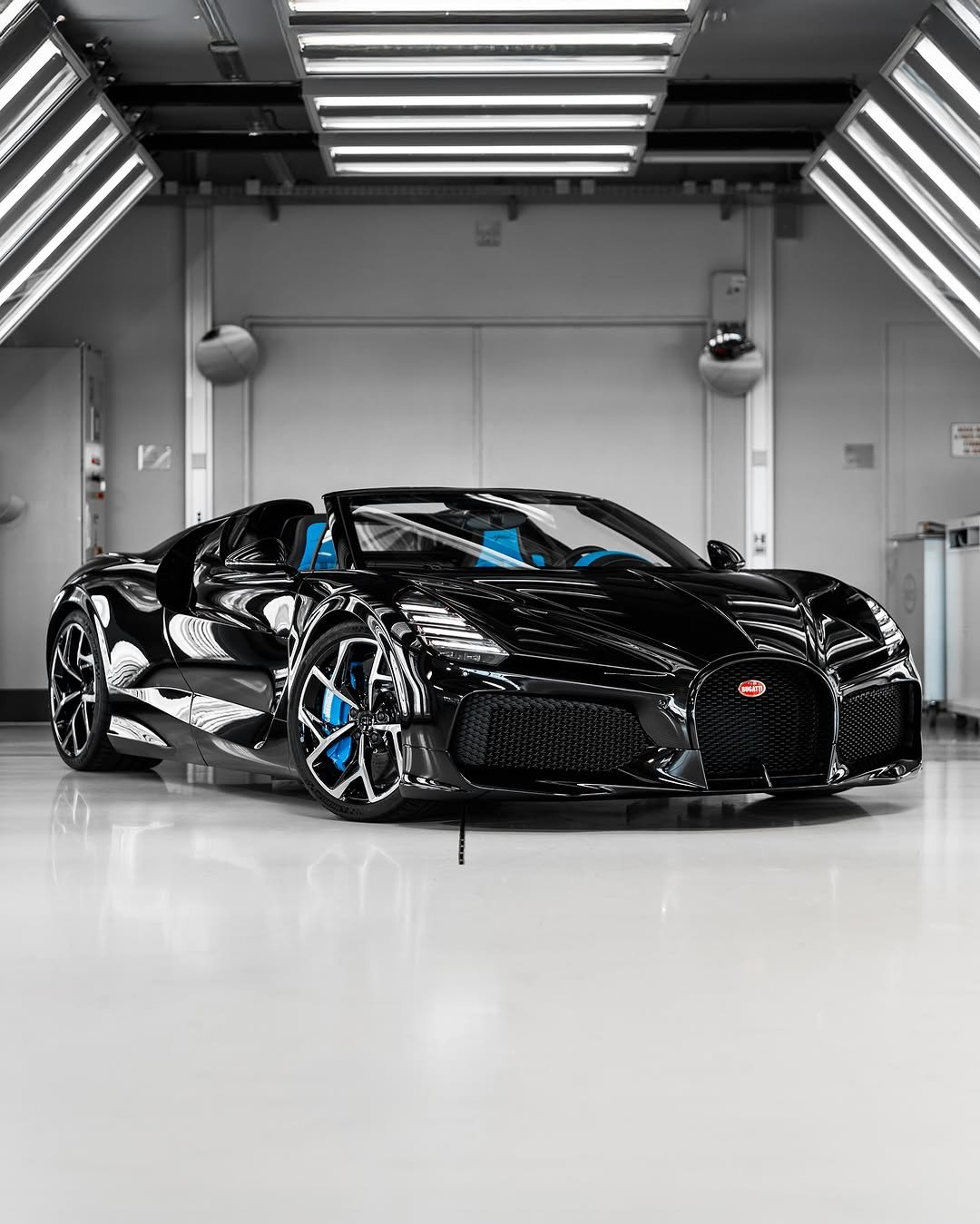 Photo by BUGATTI on November 11, 2025. May be an image of race car, wheel and text.