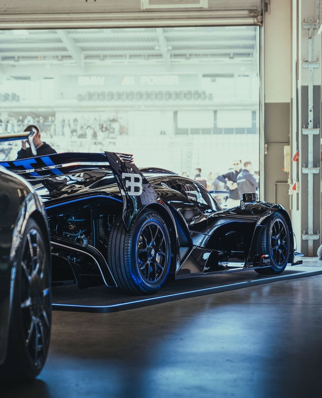 bugatti_duesseldorf 게시물 이미지: BOLIDE: Dieses Modell unterliegt nicht der...