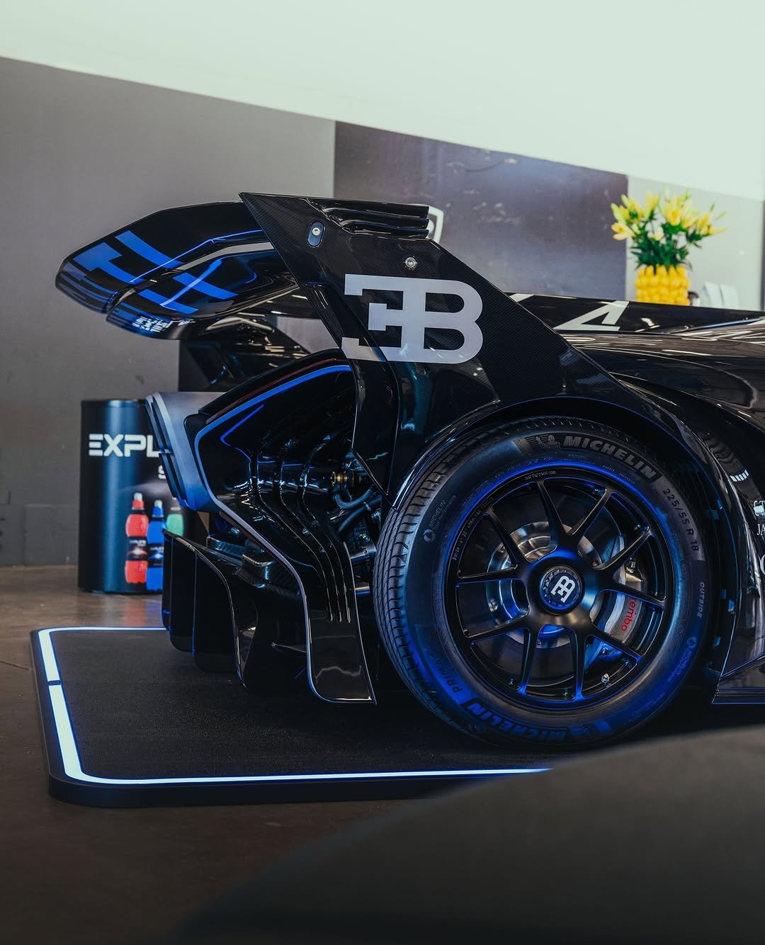 bugatti_duesseldorf 게시물 이미지: BOLIDE: Dieses Modell unterliegt nicht der...