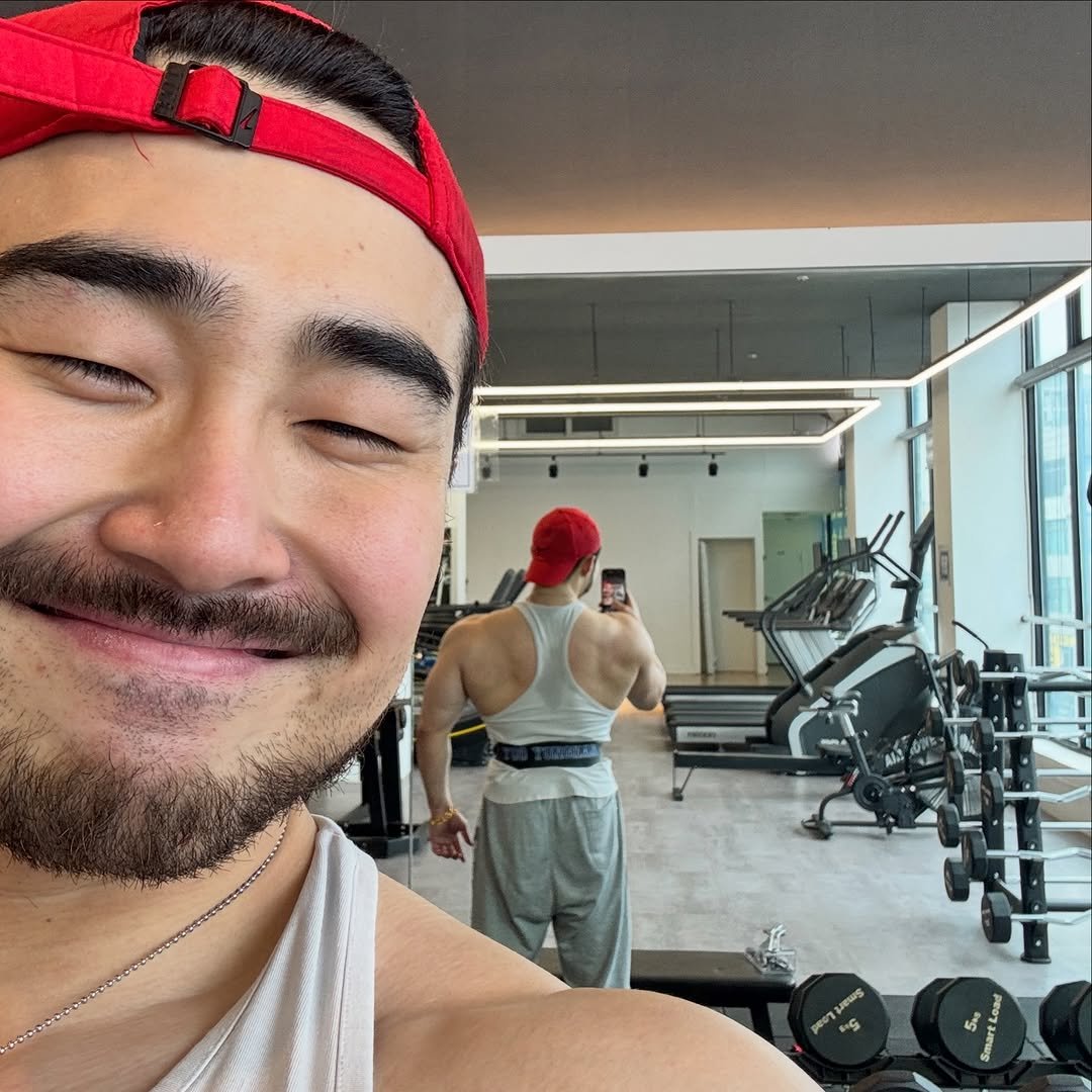 builder__yong 게시물 이미지: 아침에 청소 알바분에게 카톡이 왔는데
회원님이 "덤벨 랙 좀 조여주세요!" 라고...