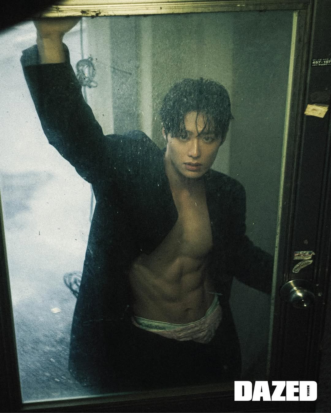 Photo shared by 조잽미 on October 12, 2024 tagging @dazedkorea.