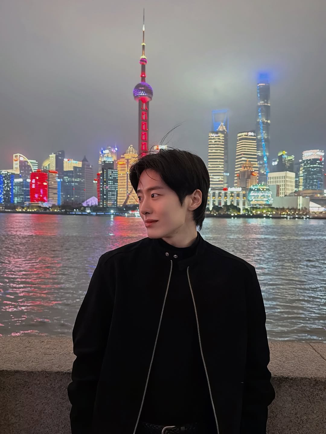 Photo shared by 조잽미 on February 11, 2026 tagging @tonywack_official. May be an image of Victoria Peak, the CN Tower and text.