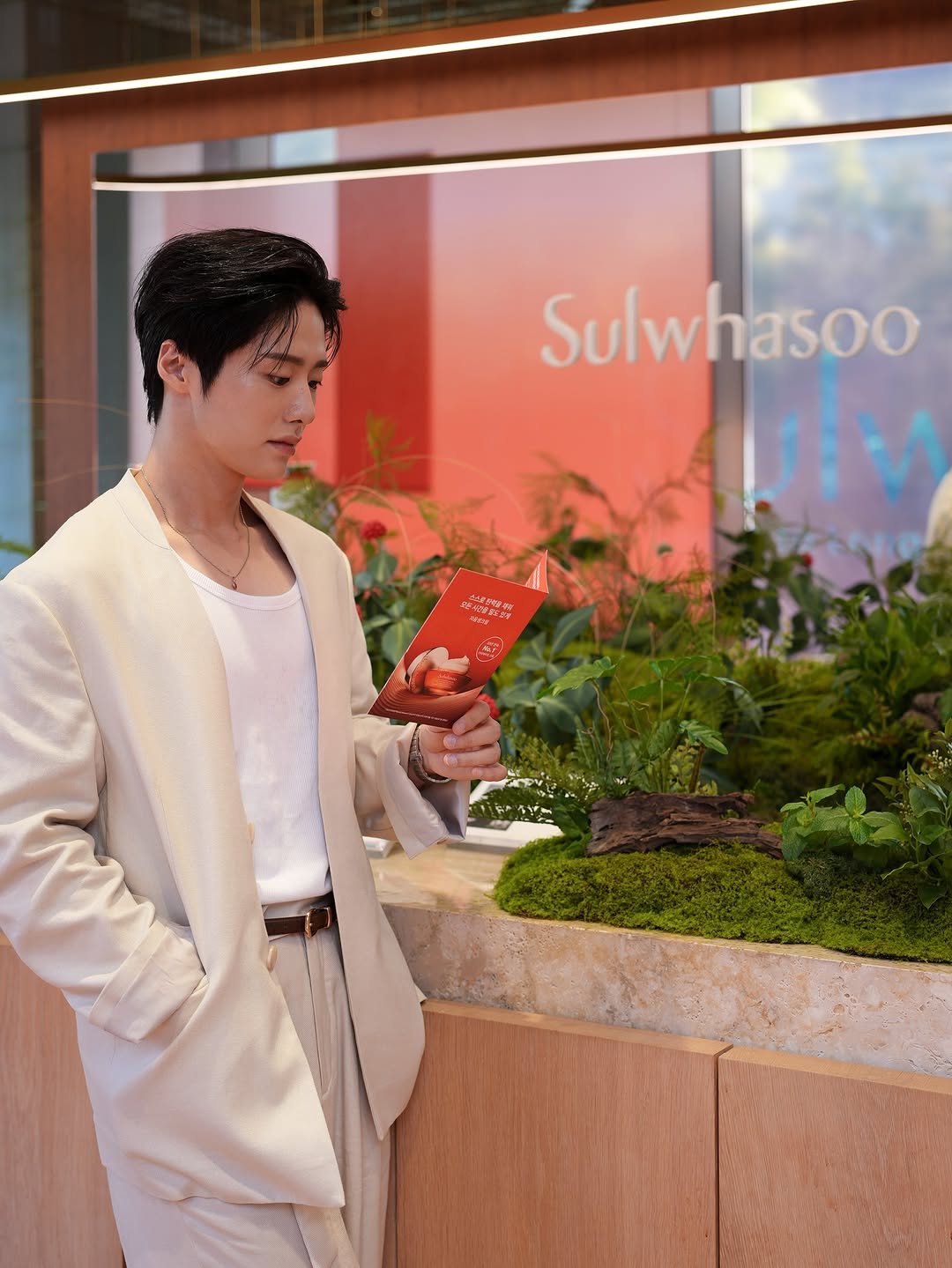 Photo shared by 조잽미 on September 12, 2025 tagging @sulwhasoo.official. May be an image of 1 person, makeup, poster and text that says 'Sulwhasoo'.