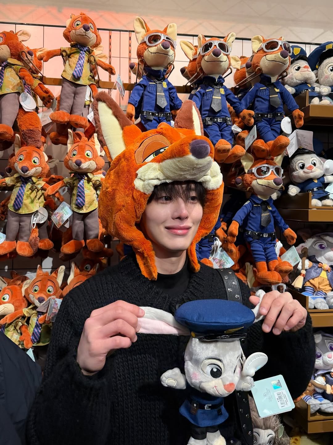 Photo by 조잽미 on January 31, 2026. May be an image of fox, toy, duffle coat, hat, costume, beret, hat shop and text.
