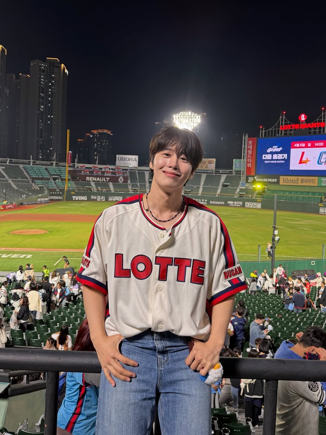 Photo shared by 조잽미 on April 18, 2026 tagging @busanlottegiants. May be an image of baseball, stadium and text.