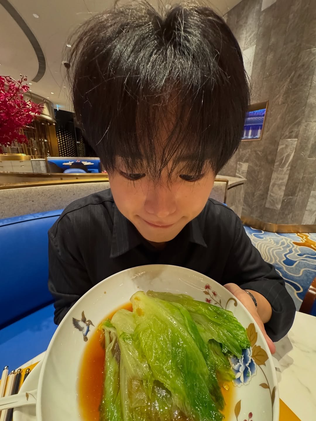 Photo by 조잽미 on September 26, 2025. May be an image of 1 person, vegetable and text.