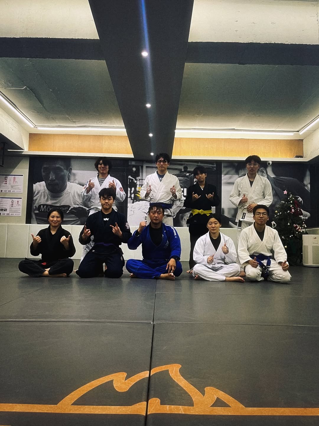 Photo by 버닝주짓수 on November 05, 2025. May be an image of mat, belt and text.