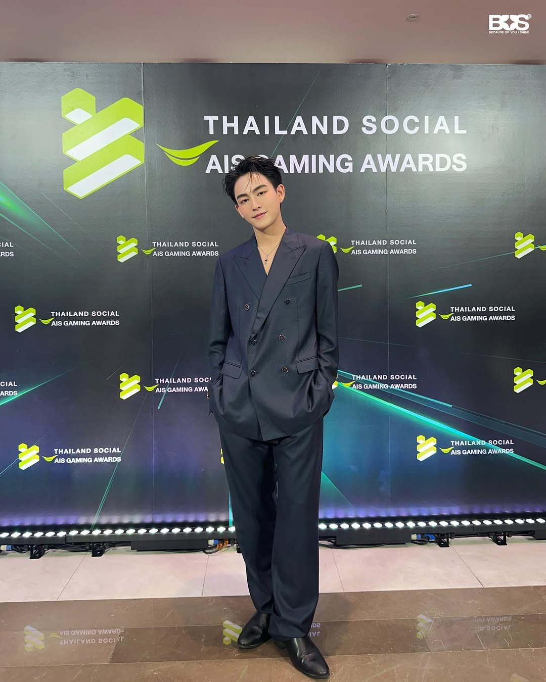 bus.becauseofyouishine 게시물 이미지: ขอบคุณทาง @aisesports.v2  สำหรับรางวัล The...