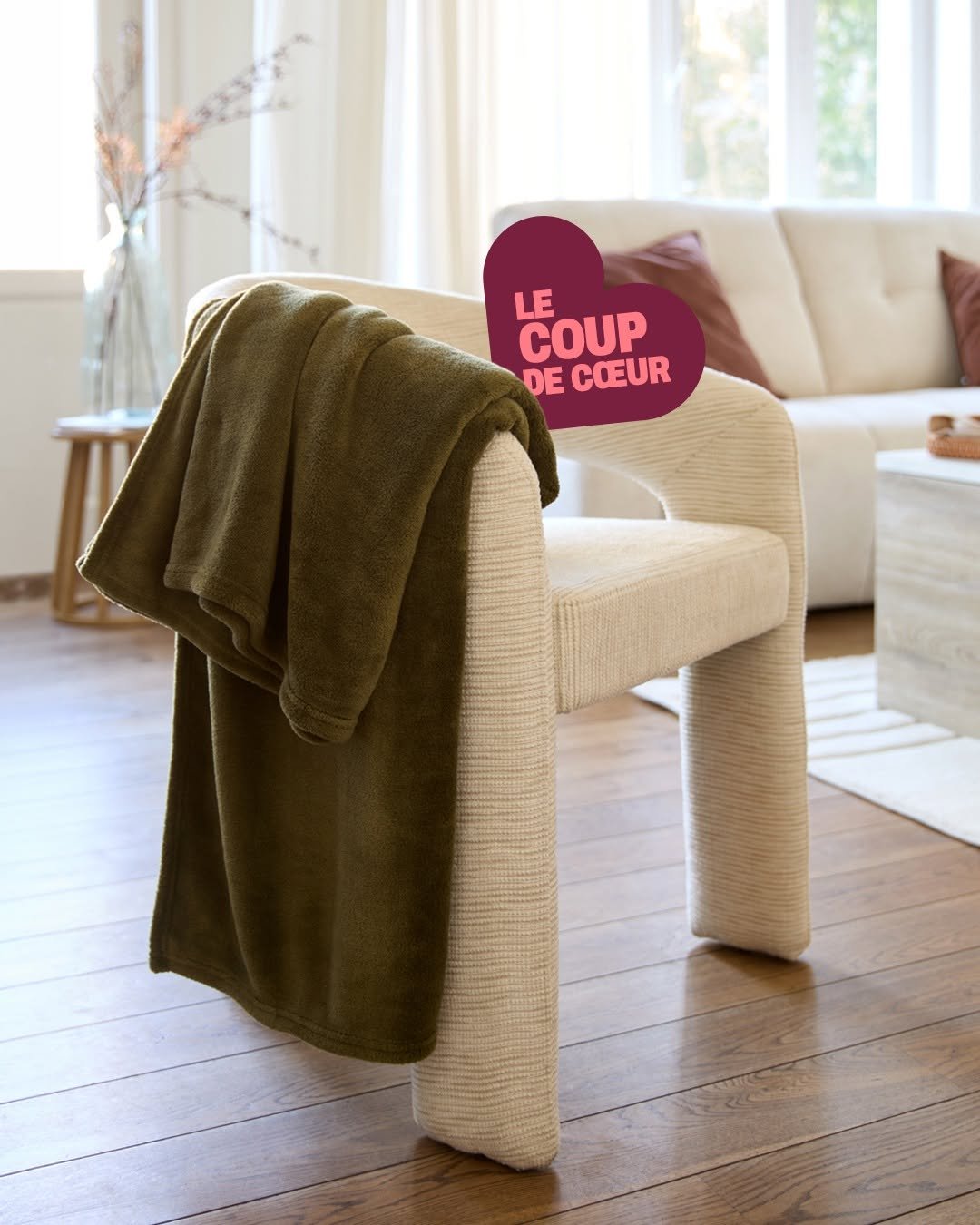 but 게시물 이미지: Notre nouveau crush déco du mois ? Le fauteuil Inès 😍