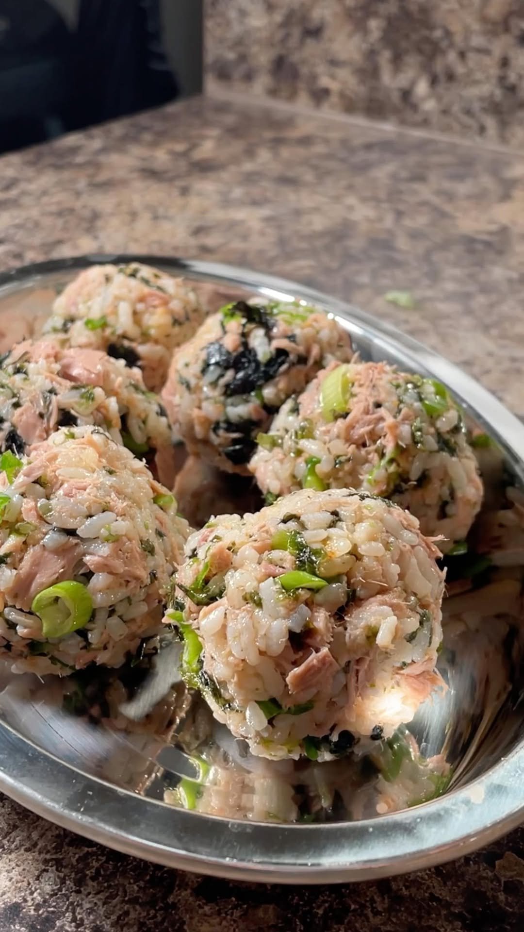 buzzfeedtasty 게시물 이미지: The perfect bite: savory tuna wrapped in cozy...