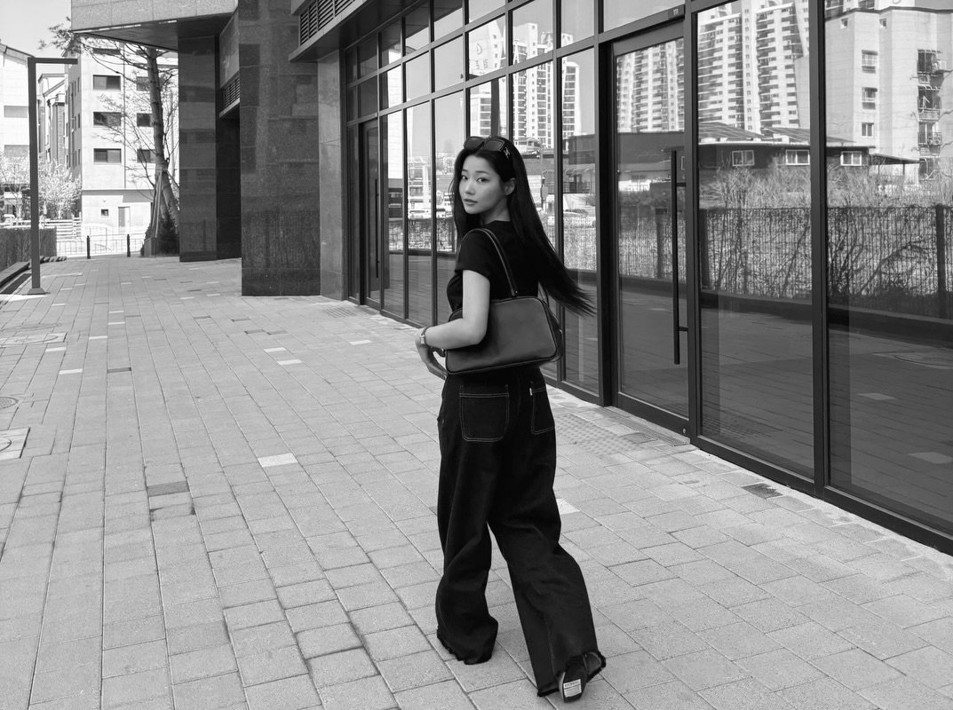 Photo by 배지연 on April 17, 2026. May be a black-and-white image of street and text.