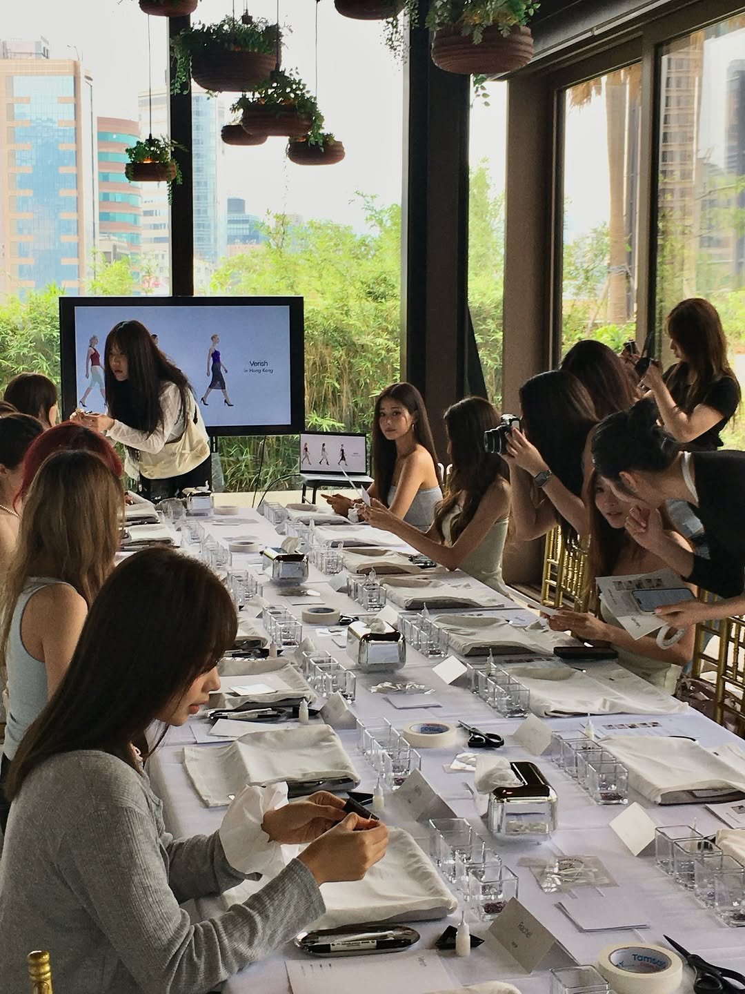 Photo by 배지연 on April 26, 2026. May be an image of table, wine glass and text.