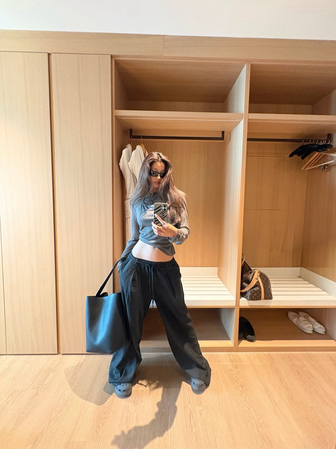 bxxyon 게시물 이미지: What’s your favorite look ?👚👖