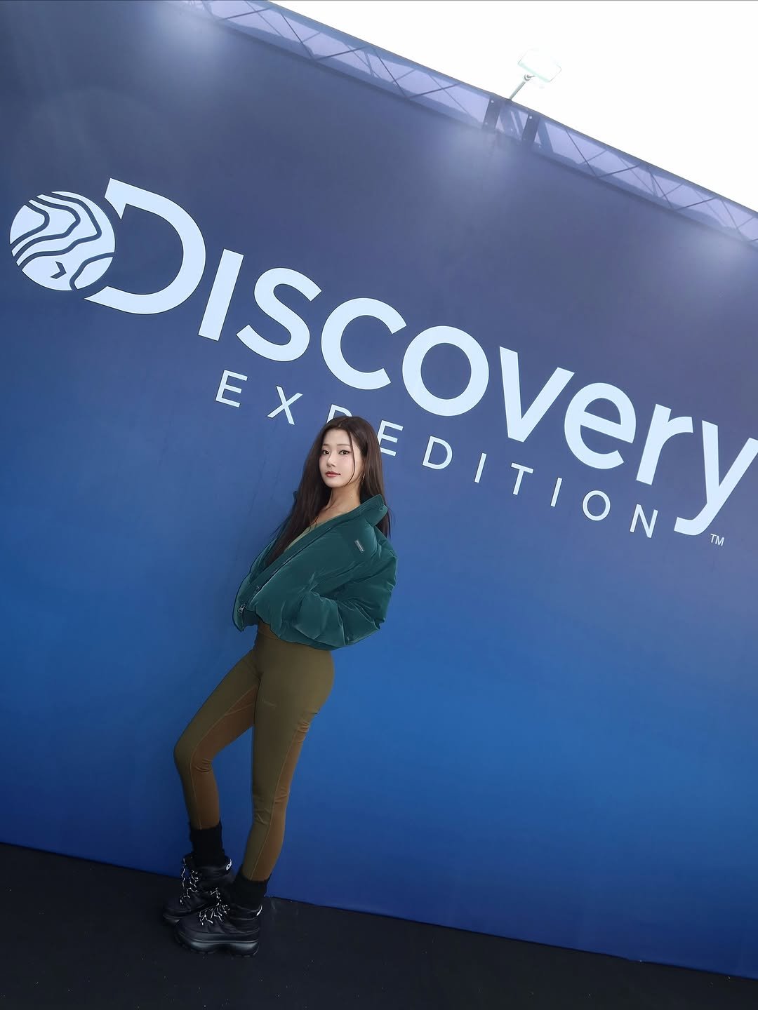 Photo shared by 배지연 on November 01, 2025 tagging @discoveryexpedition_kr. May be an image of skates, parka and text.