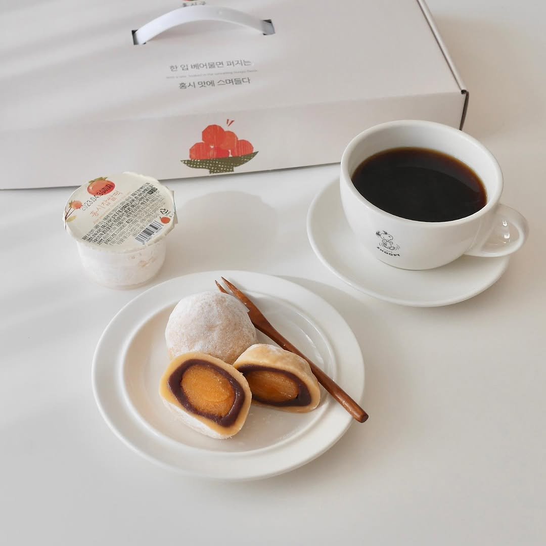 Photo shared by 바이안 on November 21, 2022 tagging @roout_official.