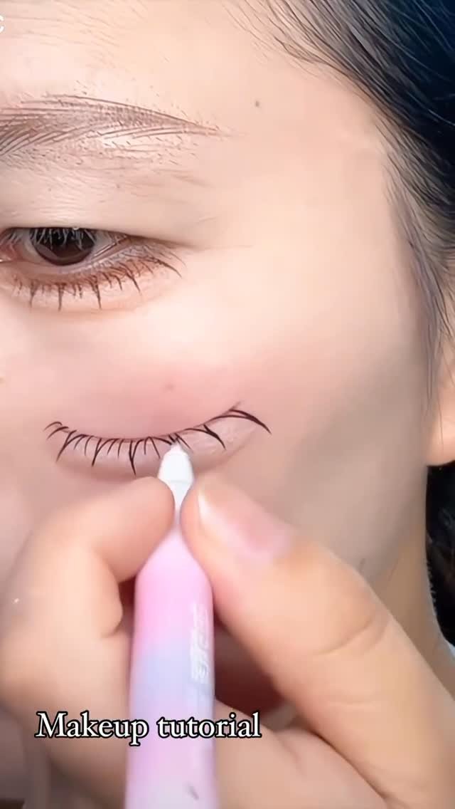 by.chelsye 게시물 이미지: Makeup tutorial, and thadaaa ✨
Jangan lupa di...