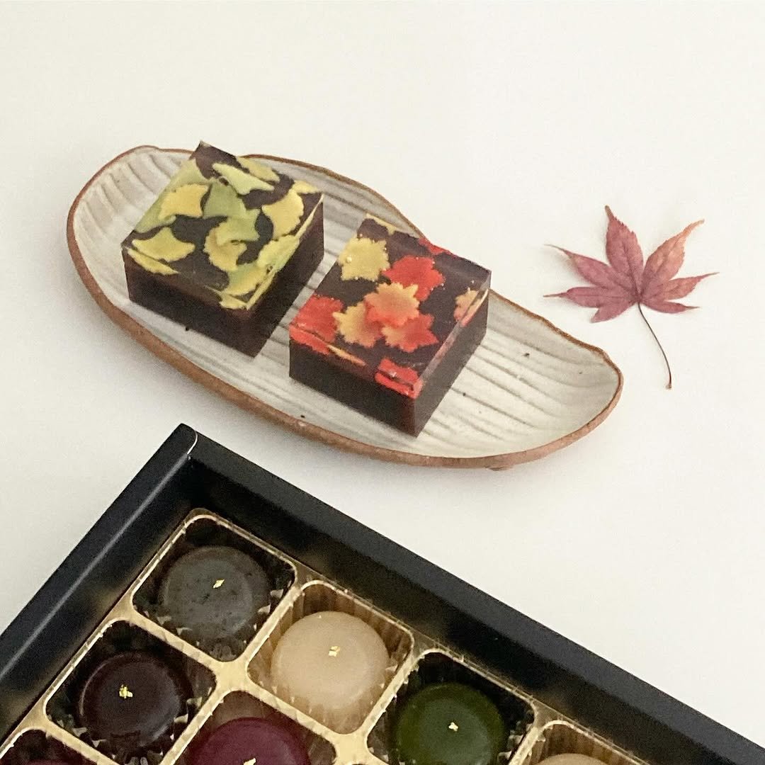 Photo by 바이온림 by.onlim in 서초구방배동. May be an image of dessert, chocolate bar and text.