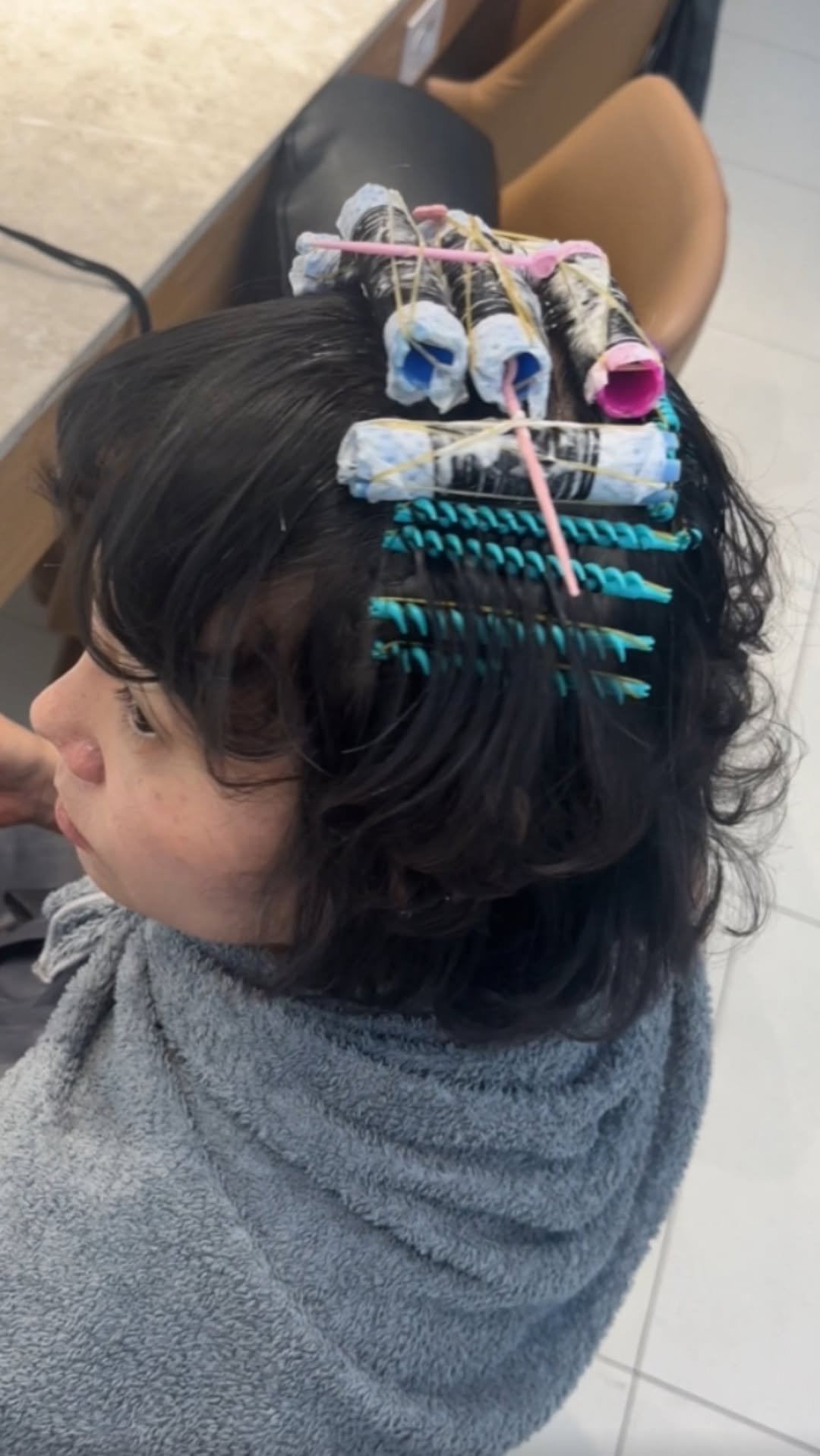 by_yoonjung 게시물 이미지: 단발셋팅펌으로 더 특별하게
평범한 단발이 지겹다면,
자연스럽고 세련된 스타일을...