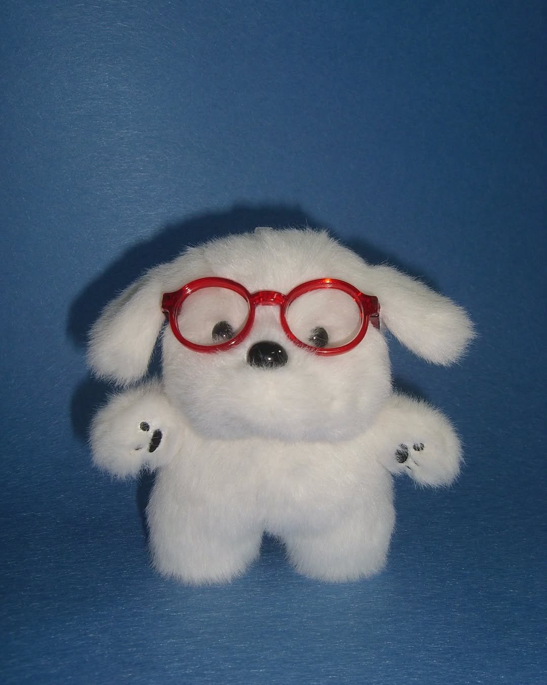 Photo by 너의파도 𝙮𝙤𝙪𝙧 𝙬𝙖𝙫𝙚 ⁎⁺  DIY KIT • 핸드메이드 • 인형 • 키링 • 가방 on February 06, 2026. May be an image of toy, snowman, glasses and text.