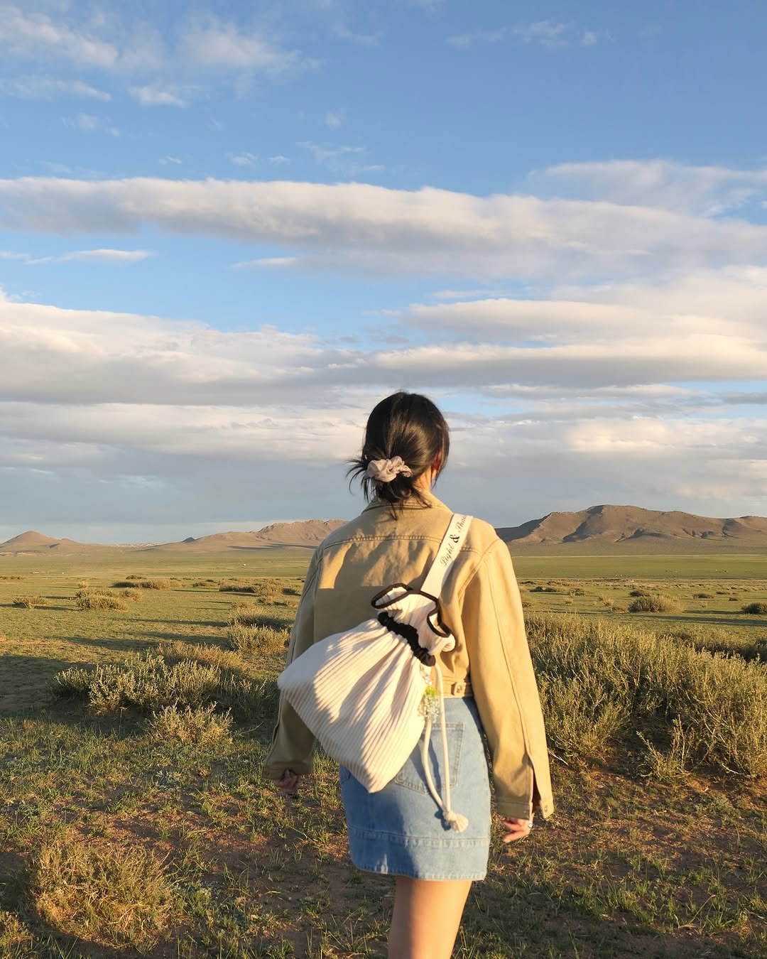 Photo by 너의파도 𝙮𝙤𝙪𝙧 𝙬𝙖𝙫𝙚 ⁎⁺ 𝙮𝙤𝙪𝙧𝙬𝙖𝙫𝙚 DIY KIT • 핸드메이드 • 키링 • 가방 on August 18, 2025. May be an image of sling.