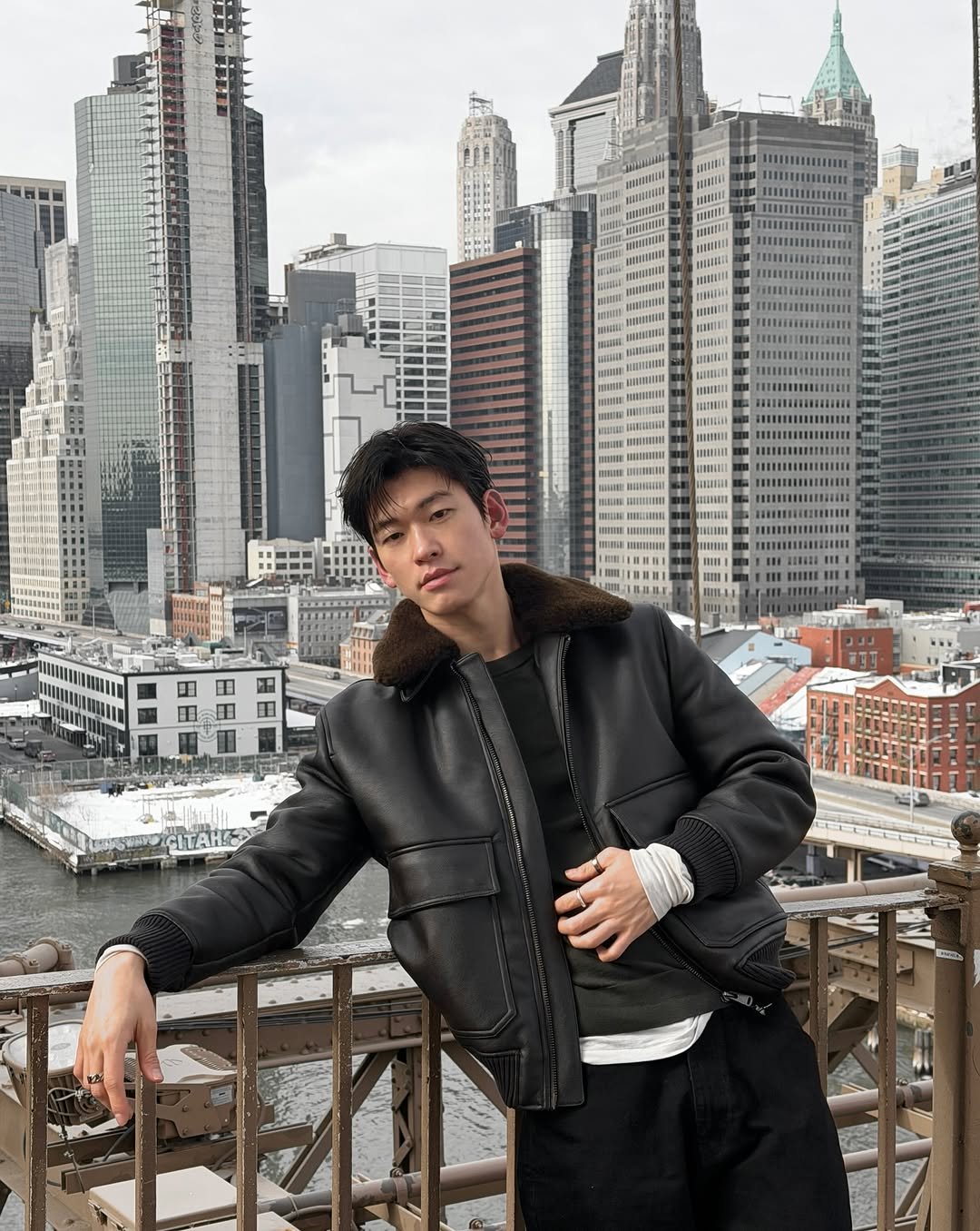 Photo by 임지노 on February 09, 2026. May be an image of overcoat, goosedown coat, jacket and text.