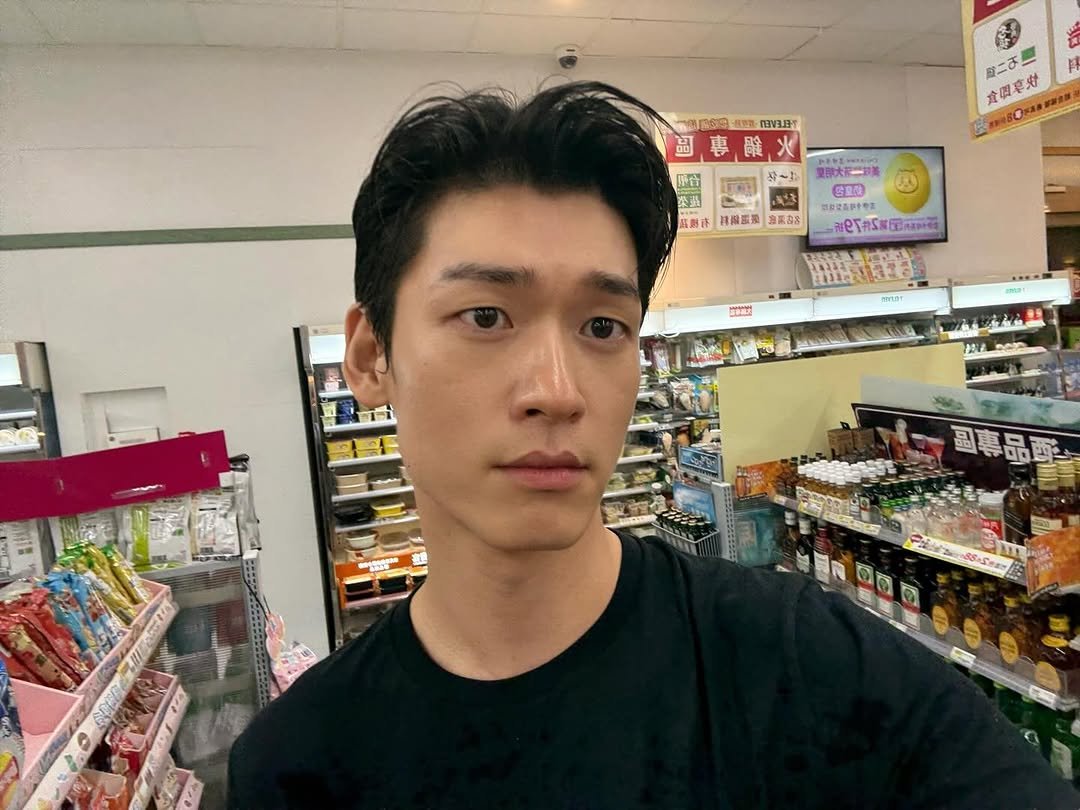 Photo by 임지노 on March 21, 2026. May be a selfie of one or more people, hair and text.