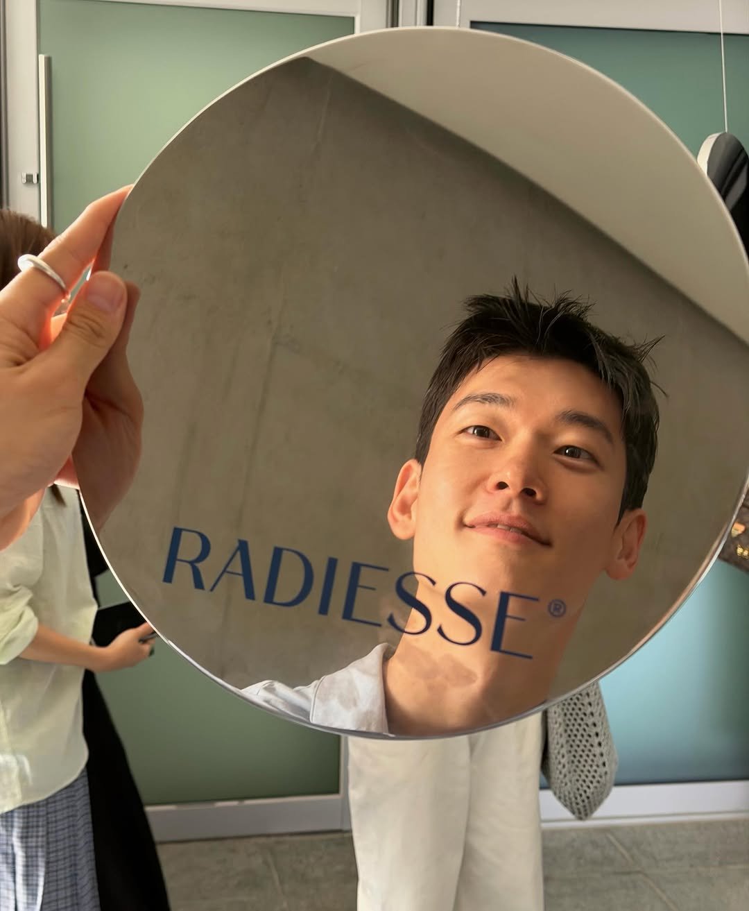 byeogro 게시물 이미지: #광고 @merzaesthetics_kr
한남동에서 진행 중인 레디어스 팝업...