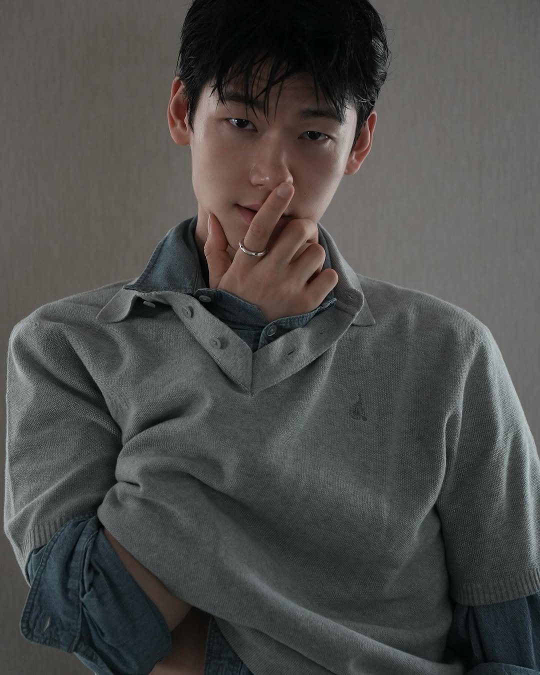 Photo shared by 임지노 on April 13, 2026 tagging @beanpole_official. May be an image of one or more people, hair and text.