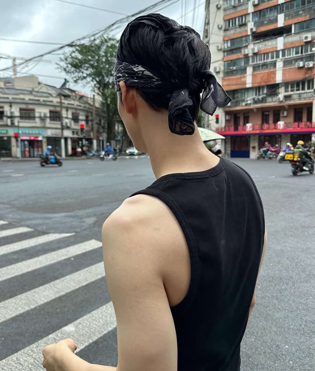 Photo by 임지노 on July 05, 2025. May be an image of 3 people.