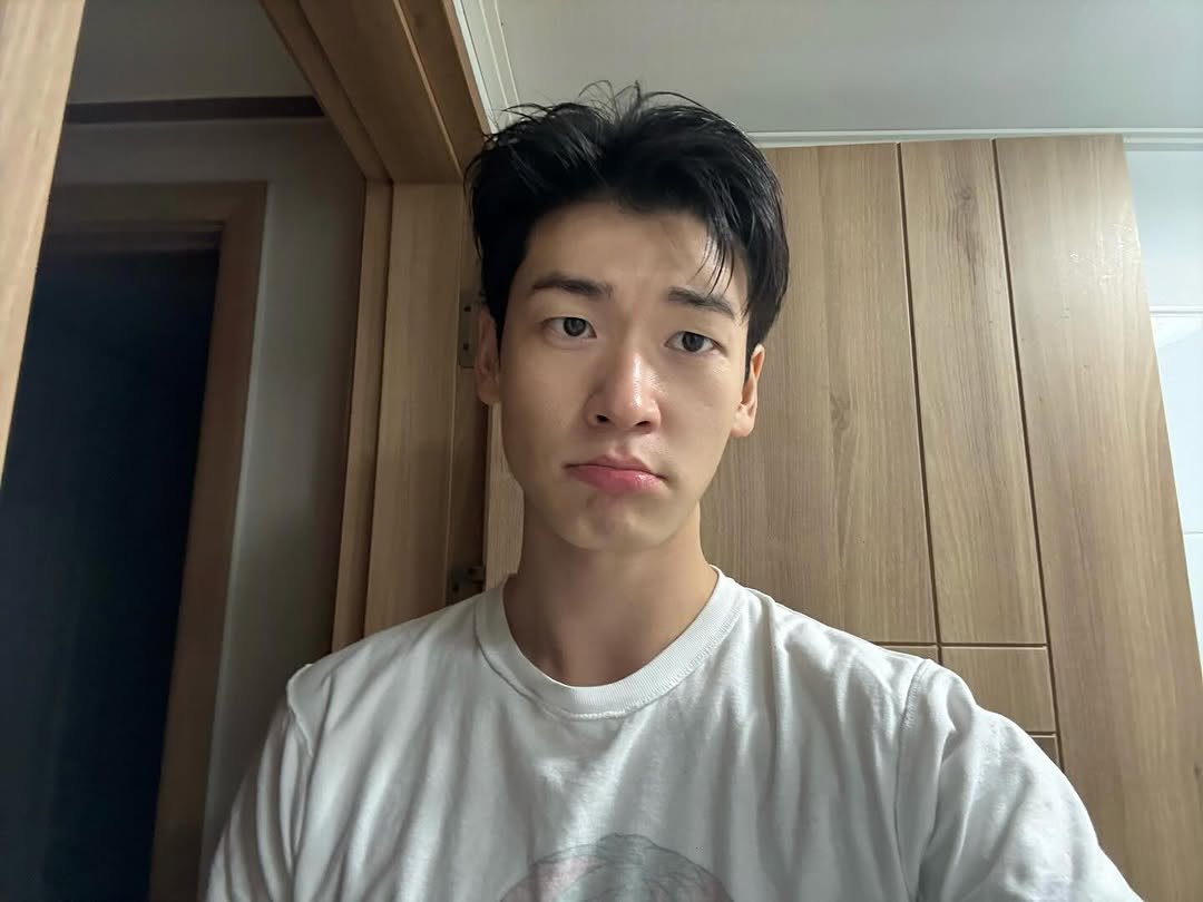 Photo by 임지노 on November 30, 2025. May be an image of one or more people.