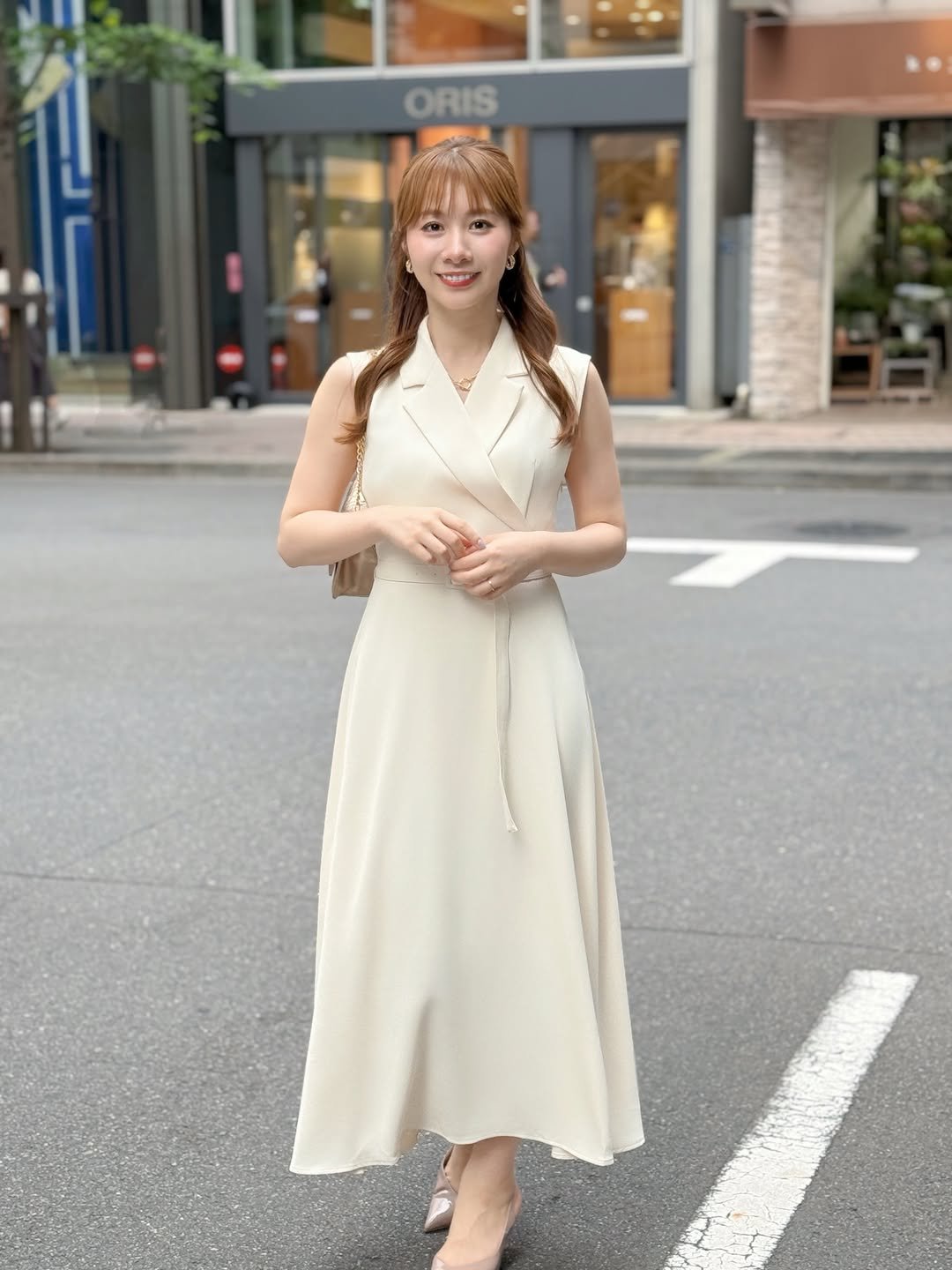 bys38 게시물 이미지: 今日は初夏の装い🍊

暑さが戻ってきて嬉しい！
ワンピースをサラリと着れる
この季節はいいです...