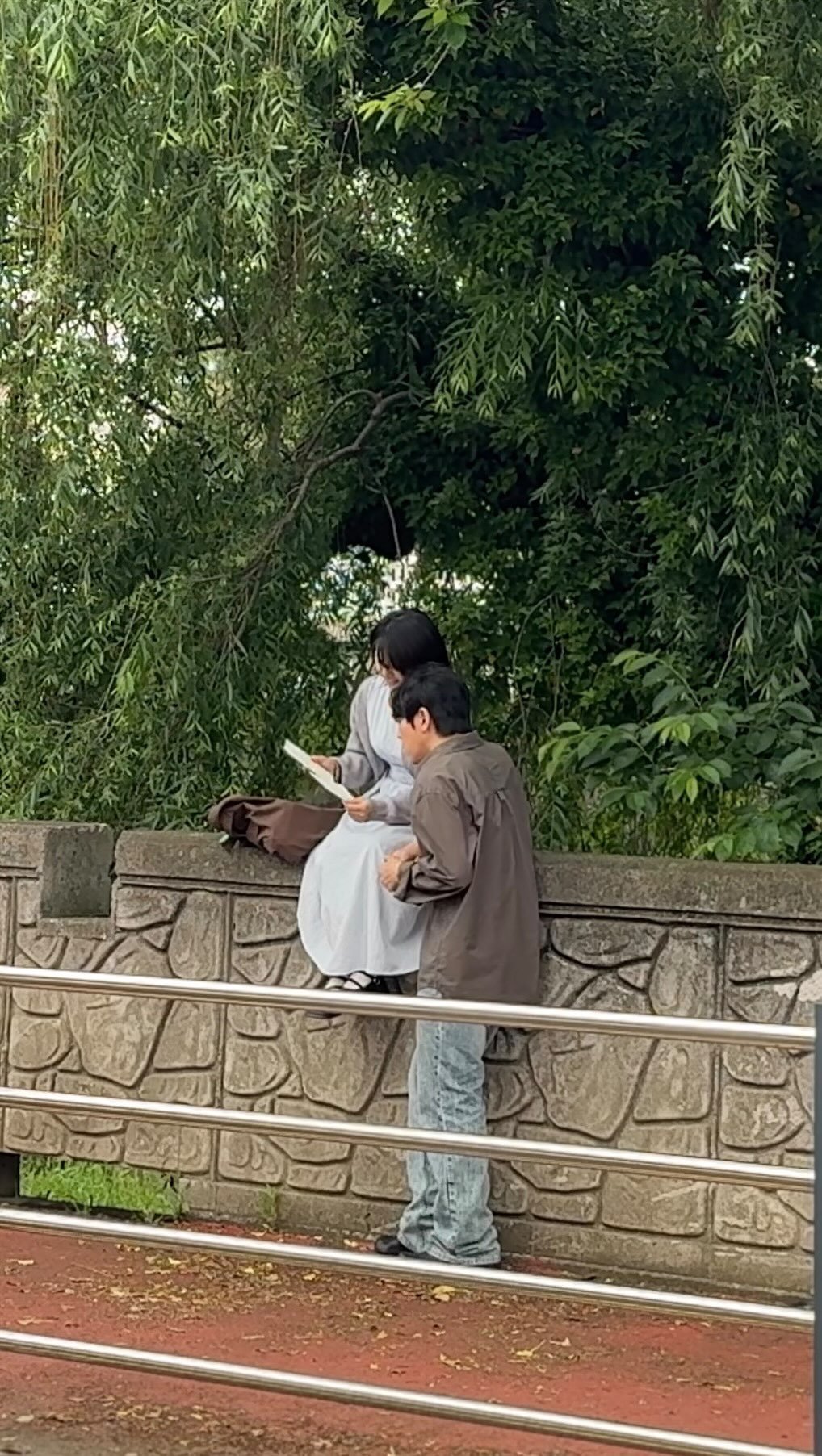 byullaaa 게시물 이미지: 글과 그림이 만나면 어떤 힘이 있을까요?
What kind of power...