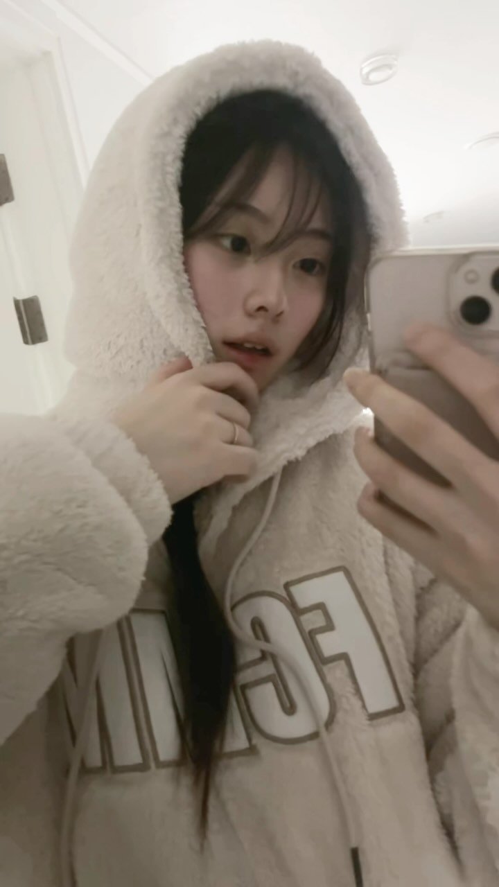 c._.minnnnn 게시물 이미지: 올 겨울 아우터 이거 하나로 고민 끄읏🤍⭐️ 따뜻해🫣 @fcmm_official