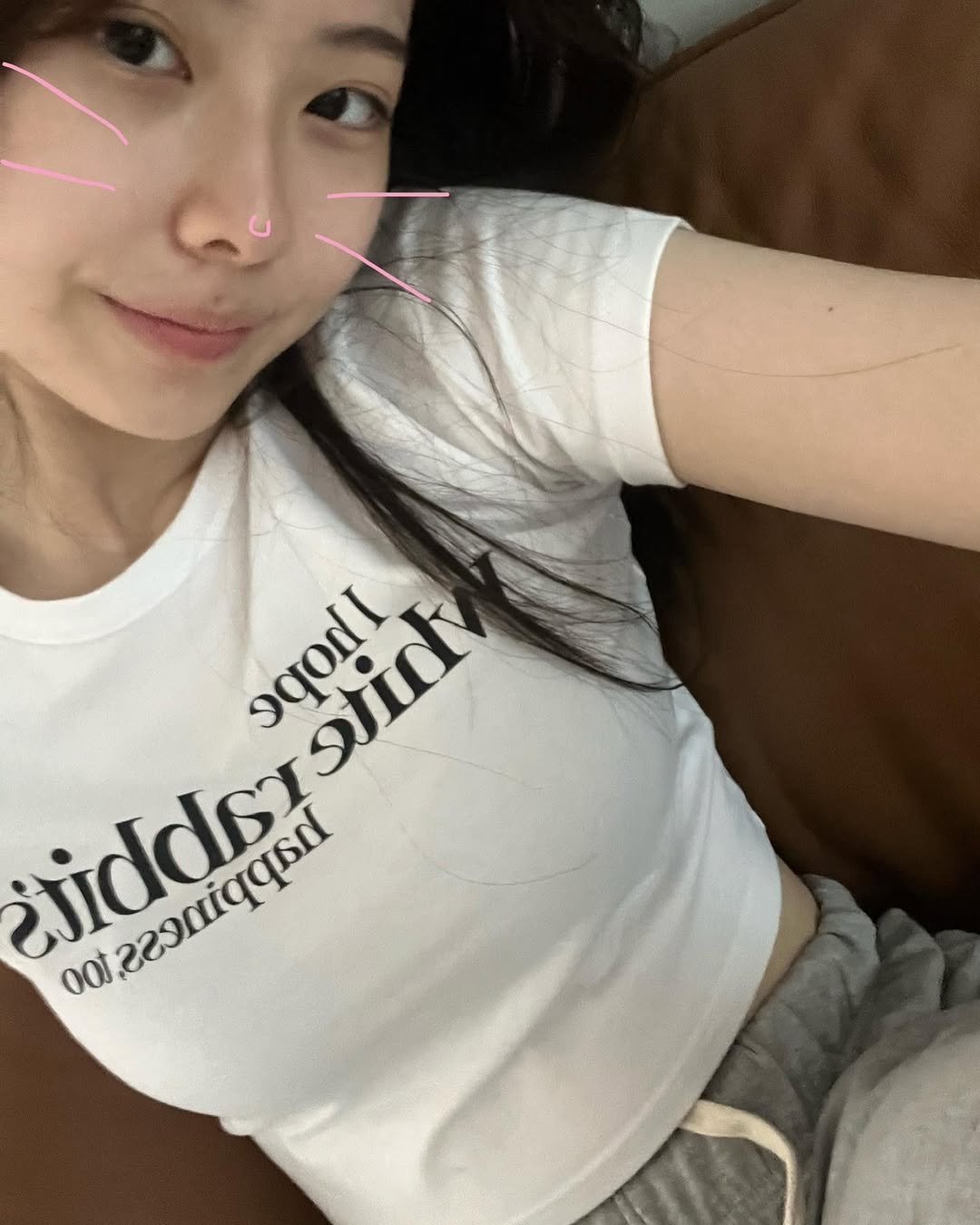 c._.minnnnn 게시물 이미지: #협찬 
하얀토끼두 행복했으면 좋겠습이다🐰🥸