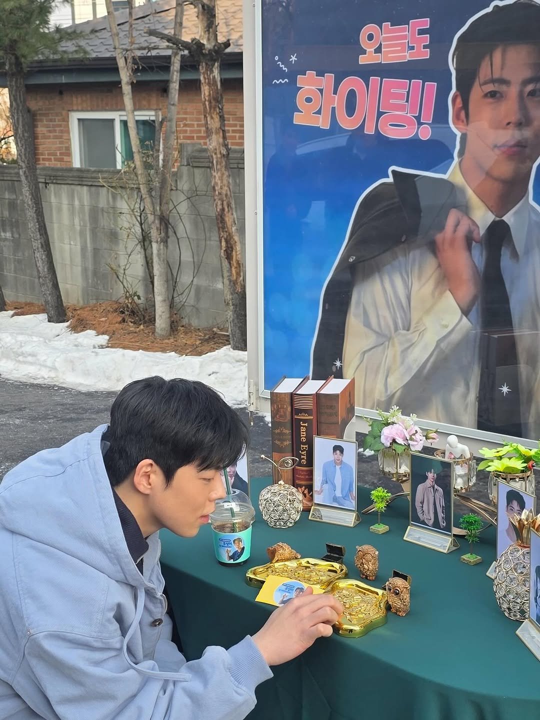 Photo by 최우성 on January 24, 2026. May be an image of poster and text that says '오늘도 m 화이팅!'.