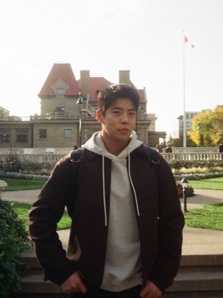 Photo by 최우성 on January 17, 2026. May be an image of standing, turtleneck and park.