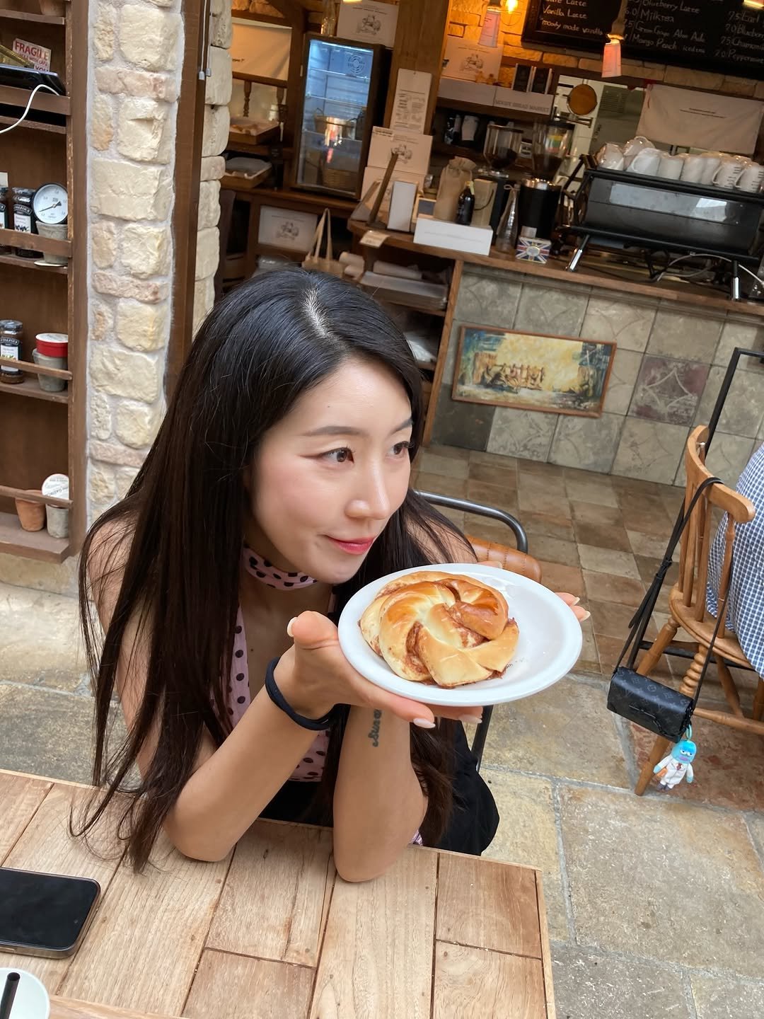 c__ssuna 게시물 이미지: .
in 전포 카페거리
Daily Look 📸
.
.
.
.
#부산전포카페거리...