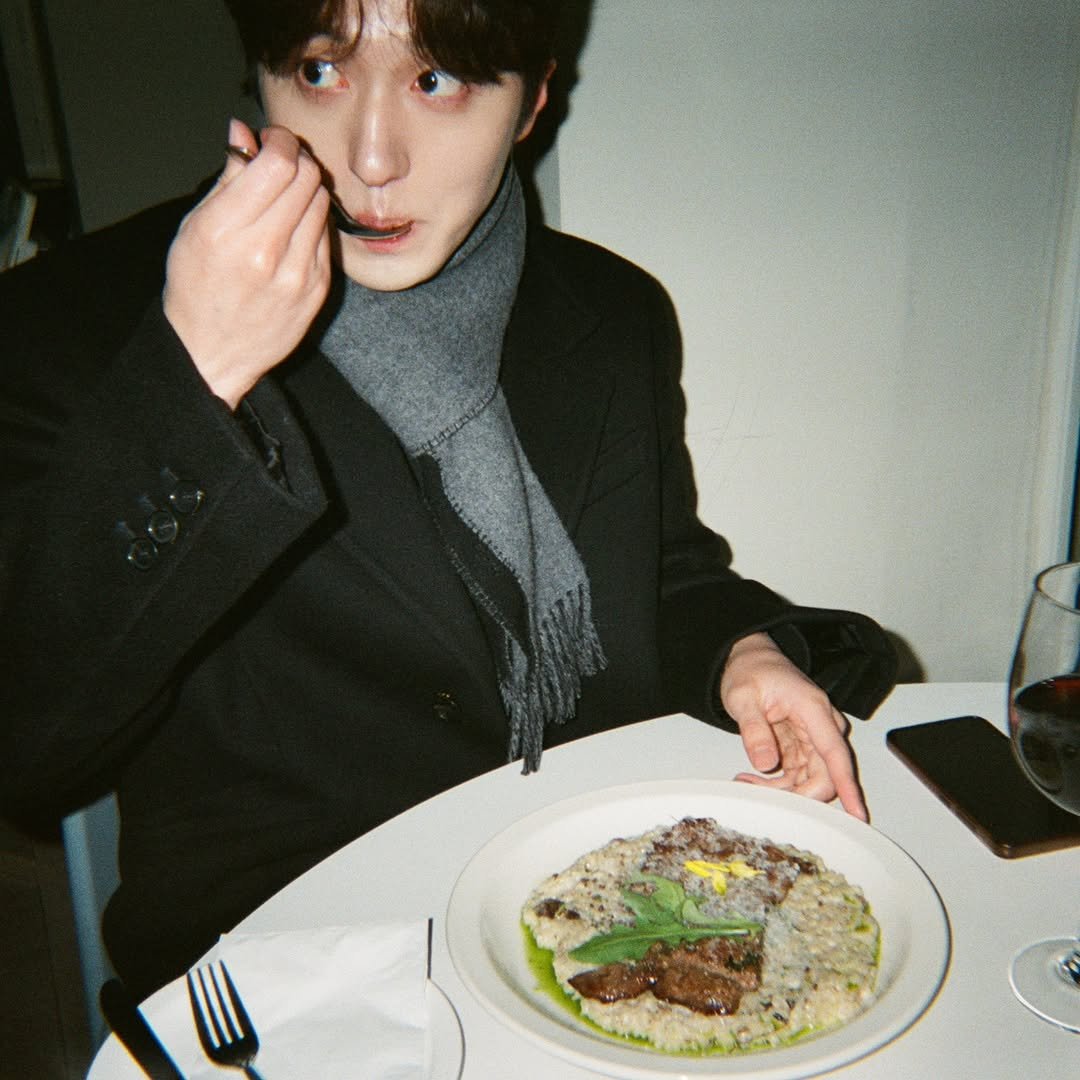 Photo by 강찬희 on January 17, 2026. May be an image of steak and turtleneck.